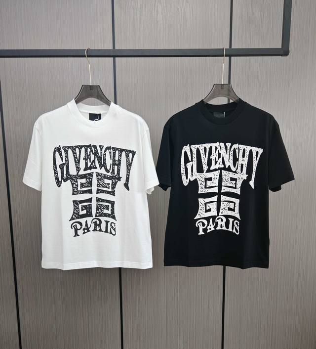Givenchy. The latest printed men's round neck T-shirt for spring and summer 2025