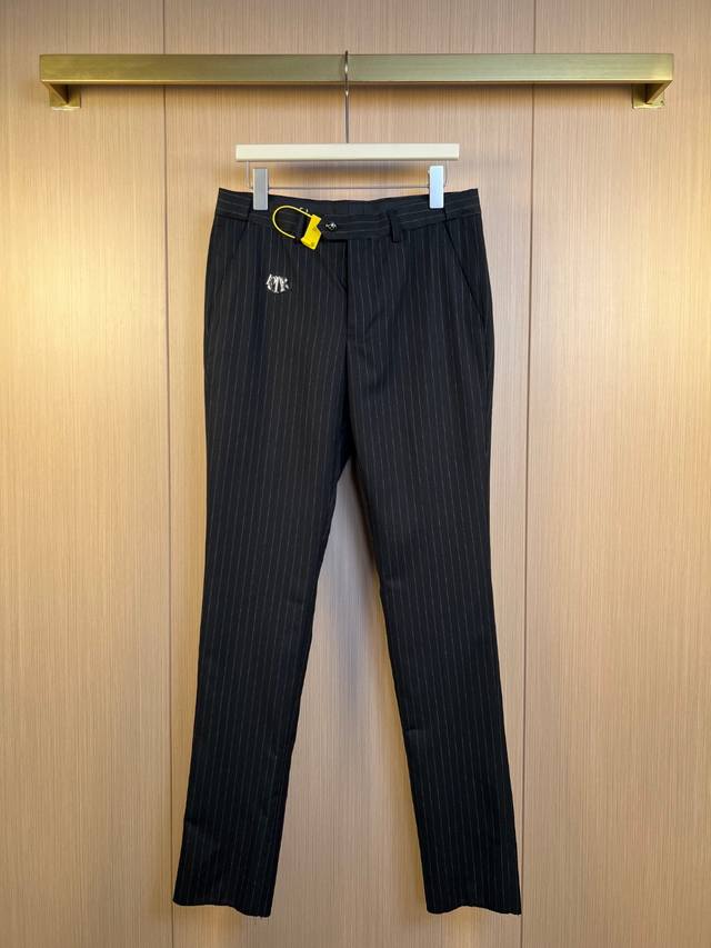 Dior striped black trousers. Exquisite brand elements Metal logo Simple and high