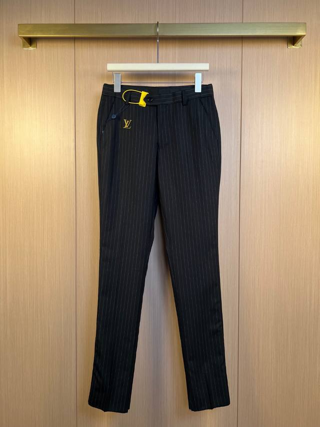 Lv Donkey striped black trousers. Exquisite brand elements Metal Logo Simple and
