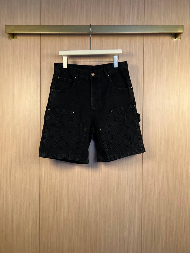 Lv 23Ss embossed half-sleeved denim shorts . The original version was purchased