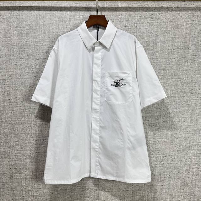 Cd embroidered short-sleeved shirt Process description: Customized high-density