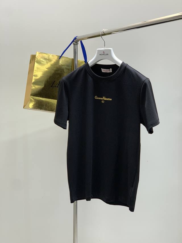 Valentino printed round neck short sleeves Material: Cotton Applicable season