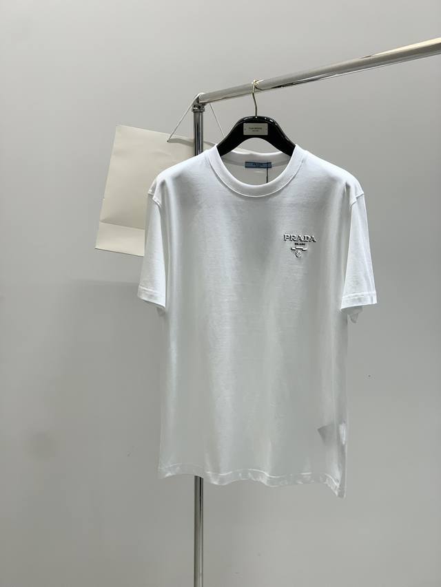 Prada, the latest product for summer 2025, available at the counter, fashionable
