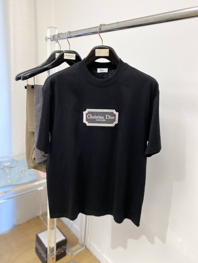 Dior, the latest short-sleeved T-shirt of 2025, handsome and fashionable, with e