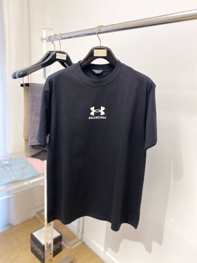 Balenciaga, the latest short-sleeved T-shirt of 2025, handsome and fashionable,
