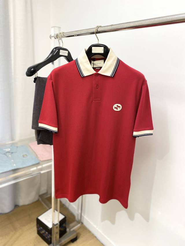 Gucci, the latest short-sleeved T-shirt of 2025, handsome and fashionable, with