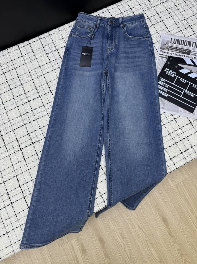 Saint Lauren*25 new back pocket logo print straight jeans, fashionable and must-