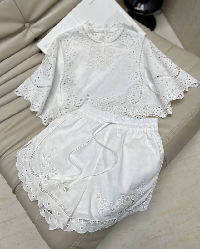 2025 Exquisite retro ح 2-color French heavy pattern embroidery round neck short-