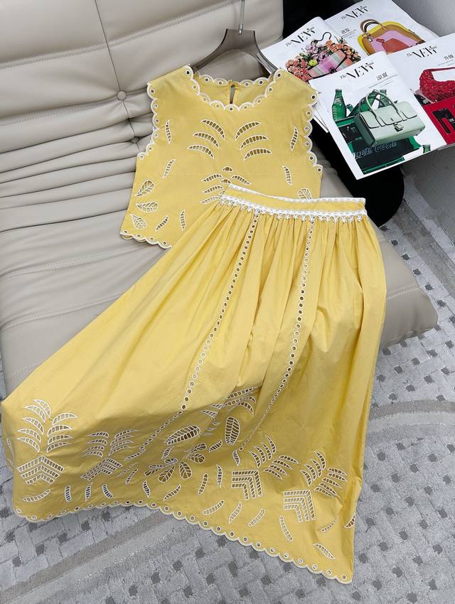 25 new hollow embroidered leaf insect pattern + punched wave edge suit, short sm