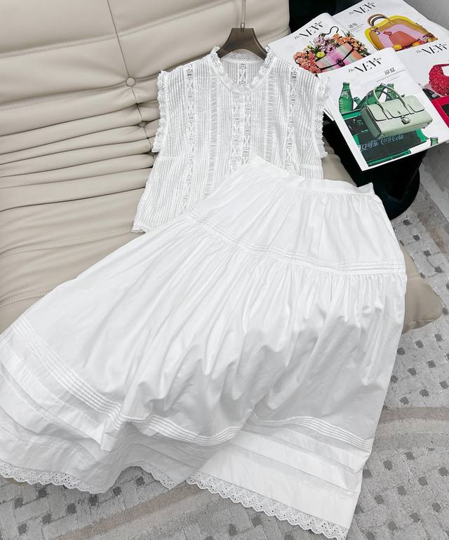 2025 summer new style elegant lace embroidered top + skirt set, with its own aur
