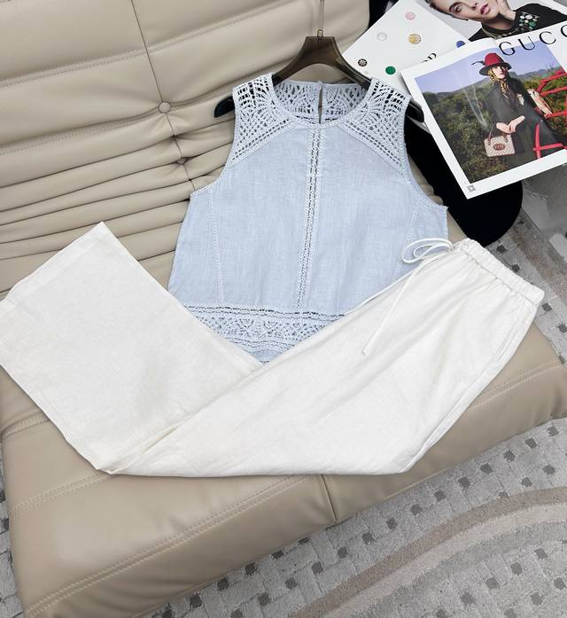 New sleeveless top and trousers two-piece set, made of 100% linen material, with