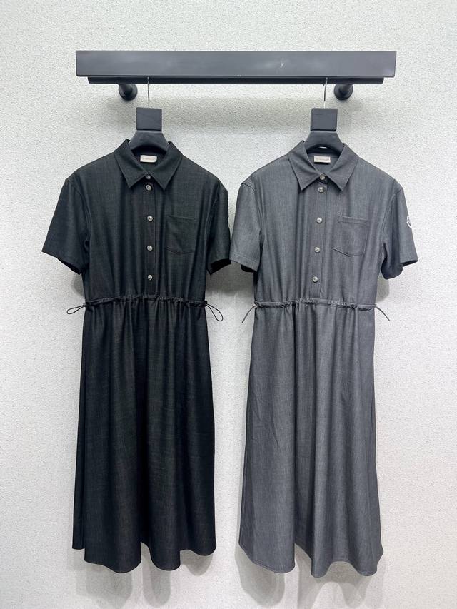 Moncler short-sleeved dress is a classic age-reducing item with a delicate textu