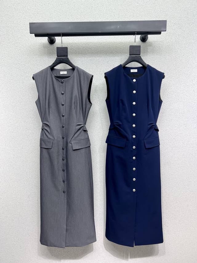 Dries Vannote* Sleeveless button-down long dress Another favorite of fashionista