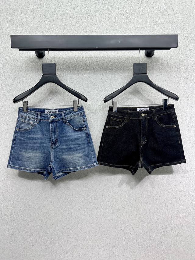 Loewe denim shorts with pocket print logo. Fabric: siro-spun, washed with fermen