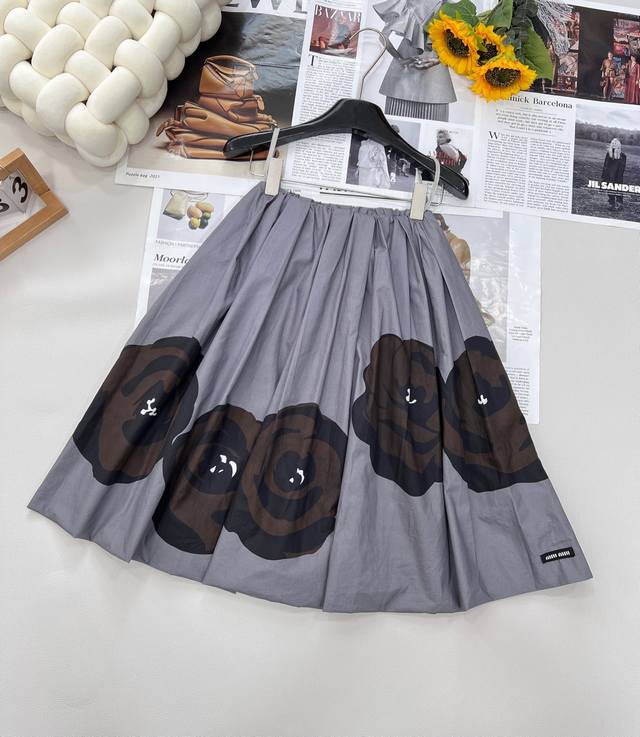 Miumiu25Ss new letter logo patch flower print skirt | High version! Original cus