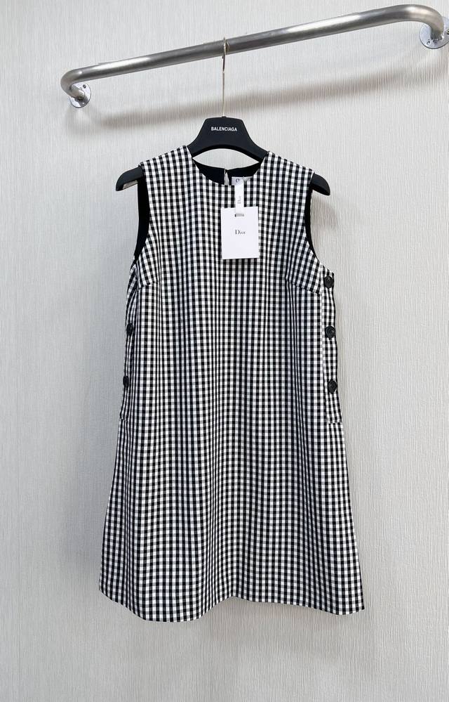 Dior houndstooth vest dress with sideless slit sleeves Retro-style plaid design~