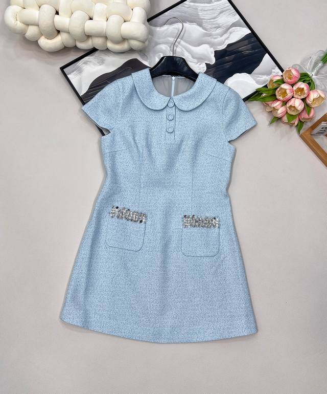 Jorya's new saltwater blue dress, a fashionable top student with a full sense of