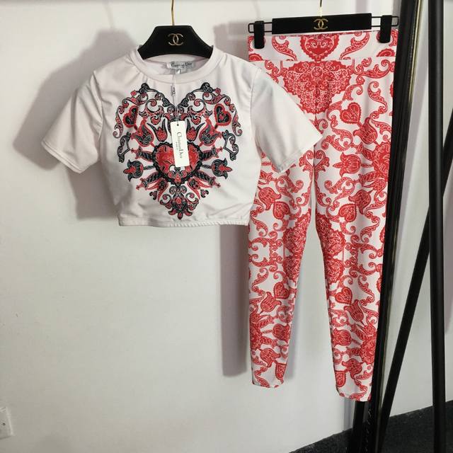 Style No. 2841 Dio* new yoga sports suit, heart flower print short-sleeved short