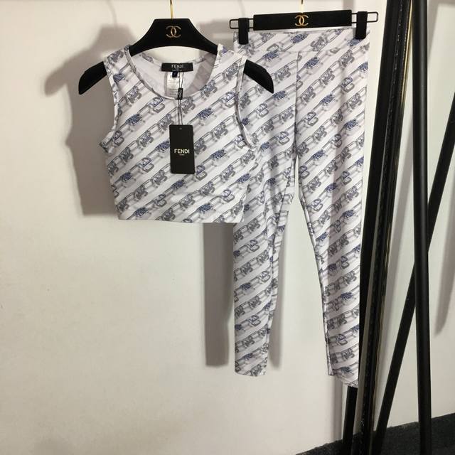 Style No. 7346 Fend's newest yoga sports suit, lock letter printed small vest +