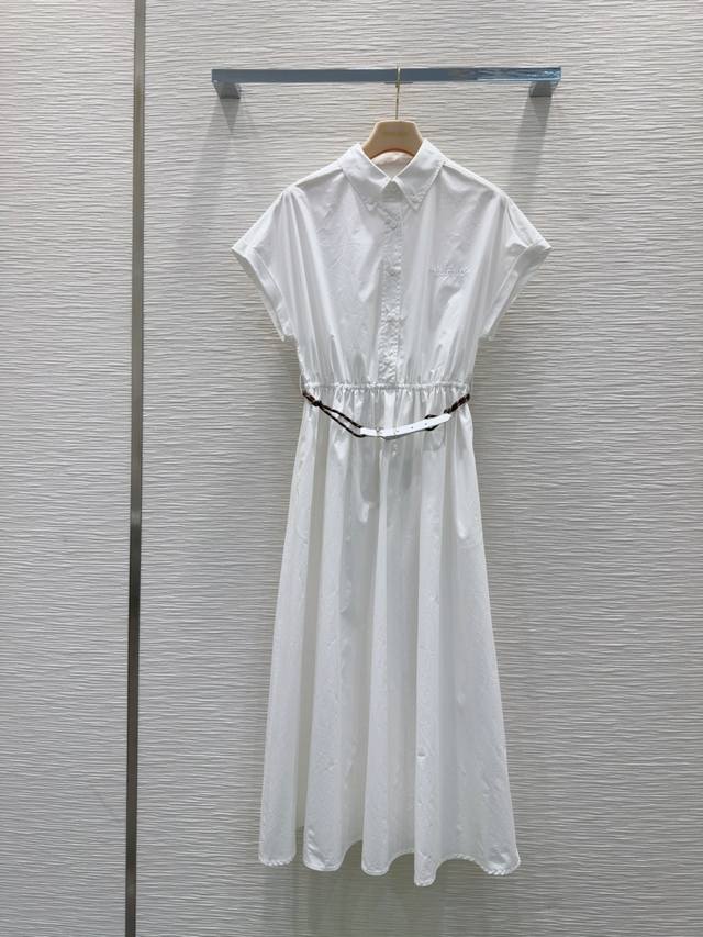 Miu Mi* 2025Ss new dress is full of fashion and high-end feeling. It has its own