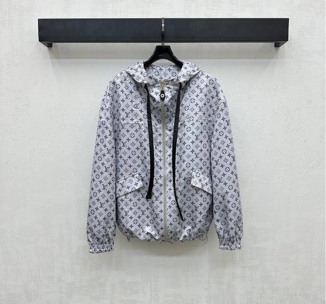 Louis Vuitto*2025 new arrivals Hooded printed jacket Customized Yb imported nylo