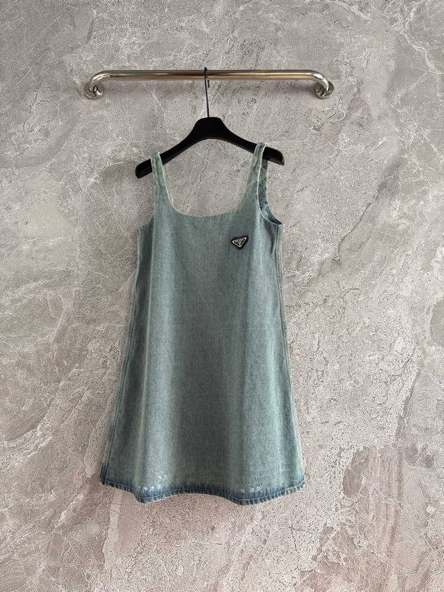 In stock Style 20180P Denim dress This U-neck organic denim suspender dress pres