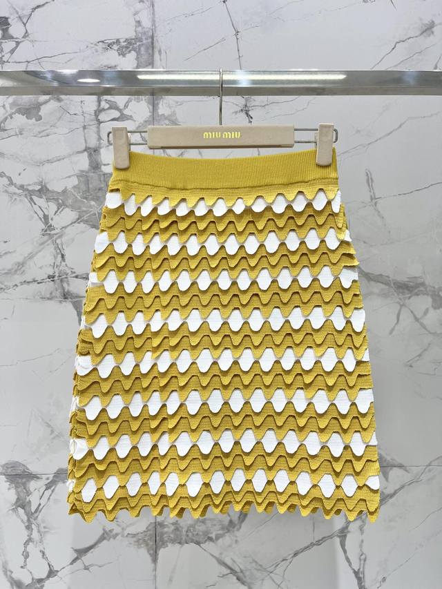 Loewe's summer limited edition cotton fan-shaped hip-wrapped mini skirt is deepl