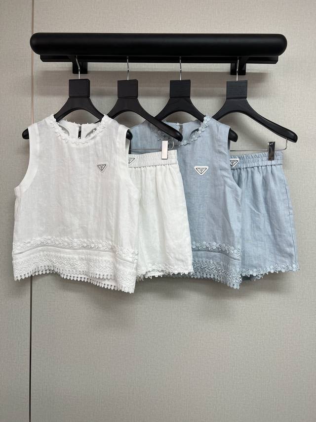 High quality Prada*2025 new summer suit Sleeveless vest top shorts Chest waist C