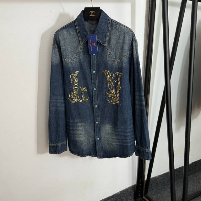 Style No. 20253752 Lv* New Gold Rivet Logo Decorated Long Sleeve Denim Shirt Jac