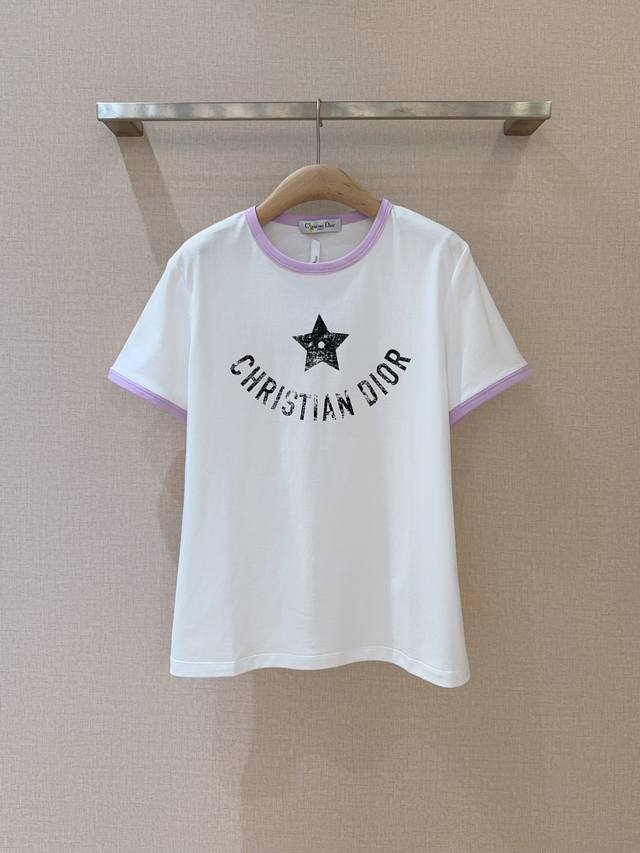 D's new T-shirt recommendation... The classic round neckline with contrasting co
