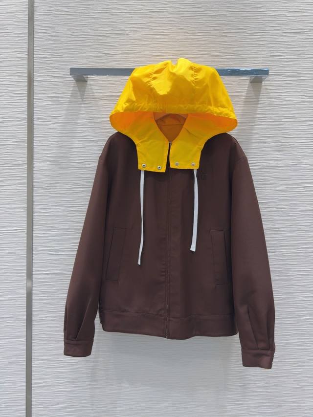 Miu Mi* 2025 Early Autumn latest coat is now in hot demand. Customized imported