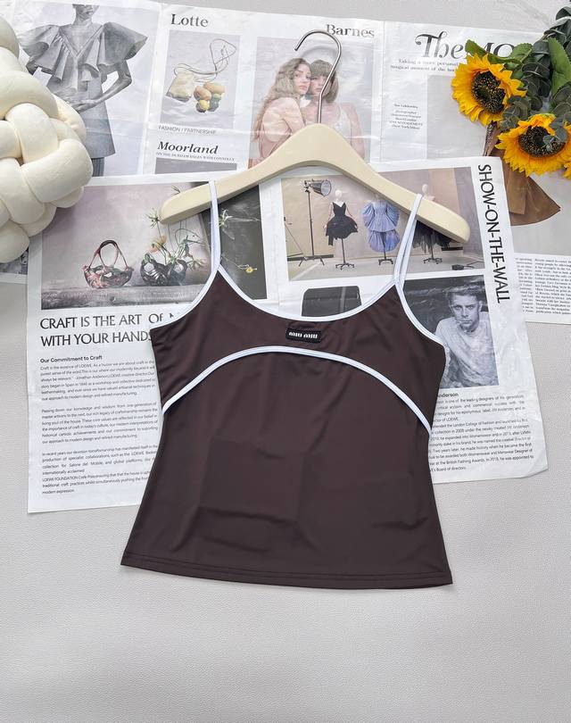 Miumiu2025 new spaghetti-shoulder camisole, custom Yb imported cotton nylon weav