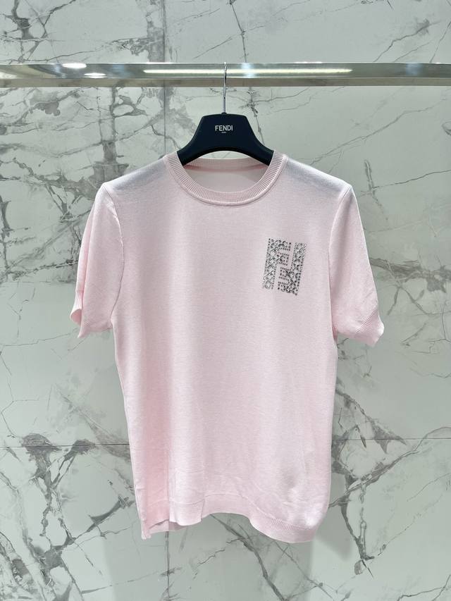 Fendi's new letter hot diamond knitted round neck short-sleeve This is Fendi's n