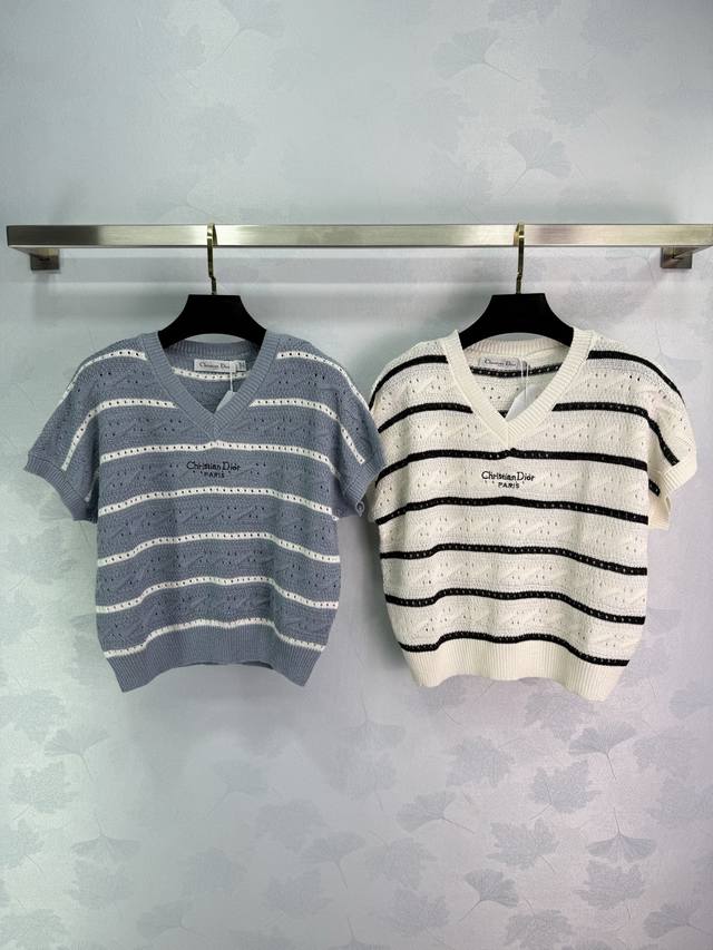 Dio* Summer new V-neck knitted short-sleeved top, striped hollow design, small l
