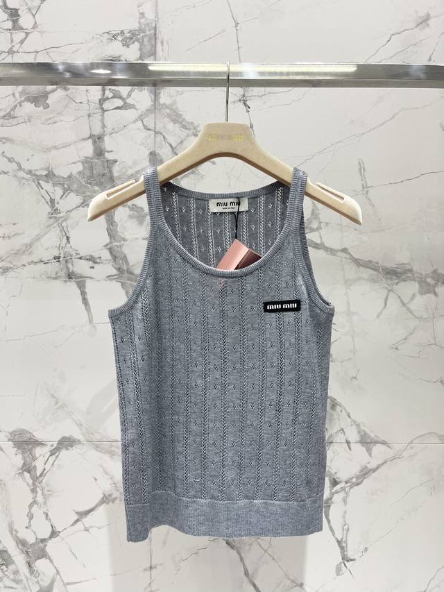 Miu Miu new autumn and winter knitted vest with embroidered letter logo on the c