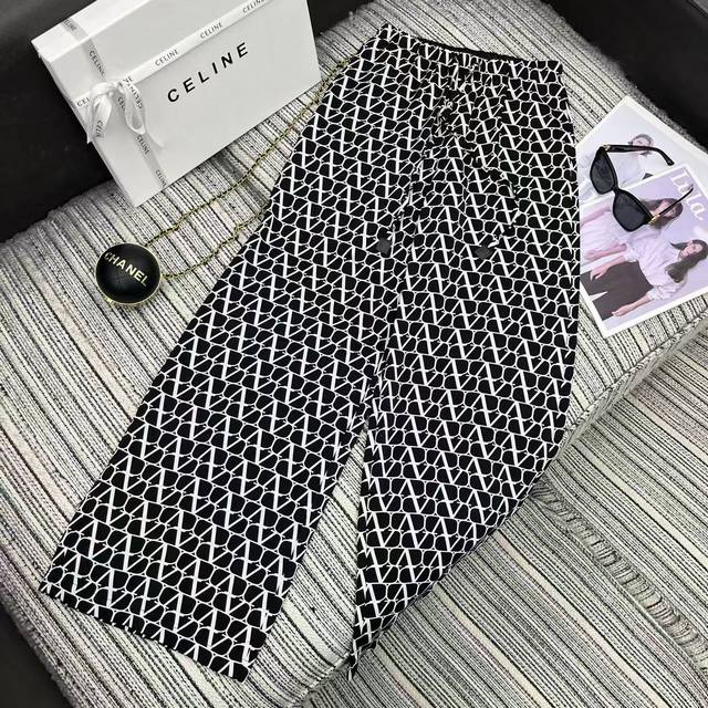 Highly recommended 25th year early spring and summer series Val* new letter V pr