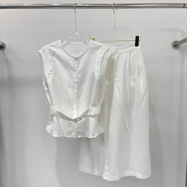 New fashion suit, romantic and moving, very beautiful and durable, fashionable a