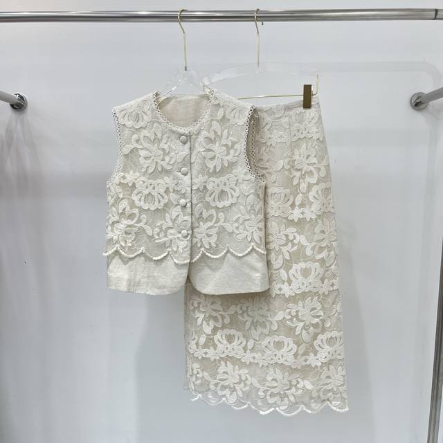 New fashion lace suit, slim and slim, let you wear tall and thin celebrity style