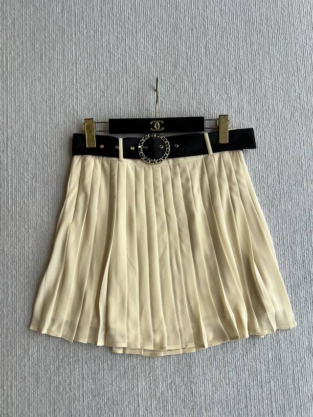 Summer new cape-style top and skirt set. Customized fabric is soft and delicate.