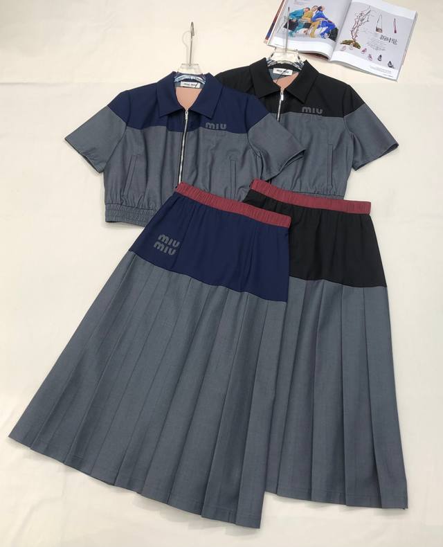 Miumi* 25Ss new style lapel short-sleeved top pleated skirt contrast color suit