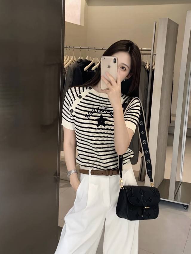P] New style [P]! Latest D 25New striped five-pointed star short-sleeved sweater