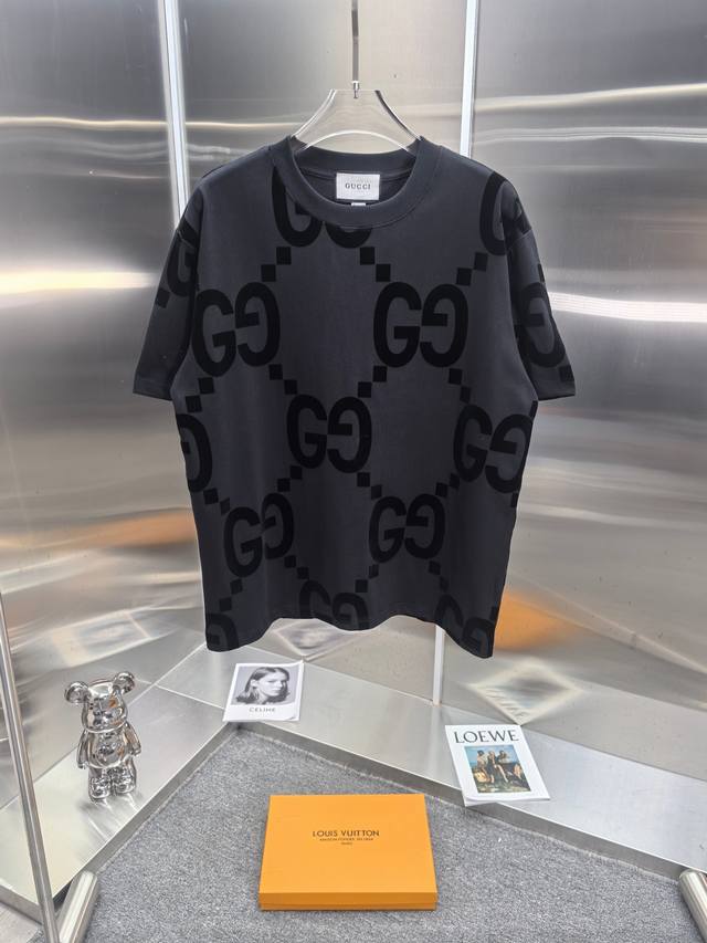 Gu*Ci new product! Flocking pattern, high-weight short sleeves Made of custom kn