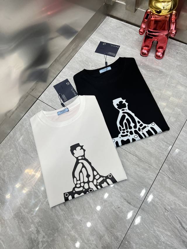 Prada Prada 2025 latest fashion couple style, classic logo printed round neck T-