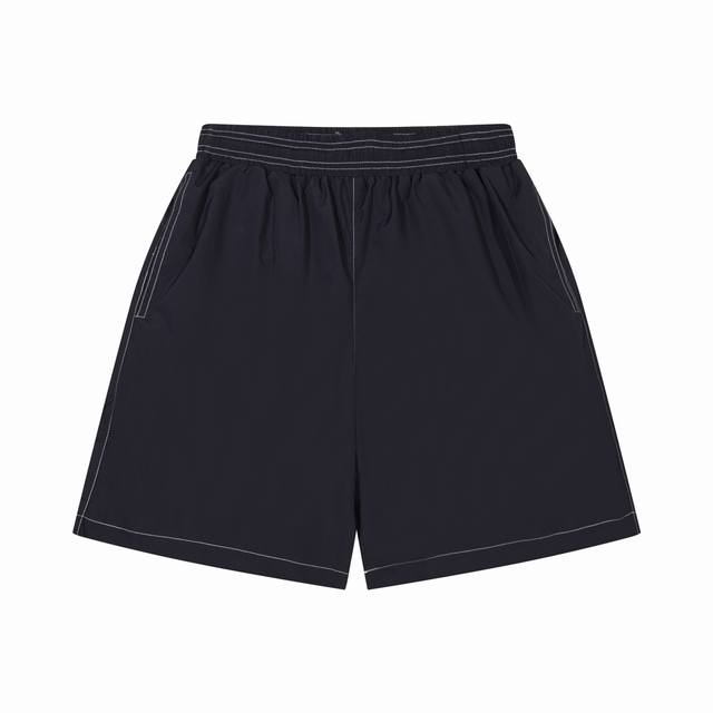 Pra*Da's latest shorts and beach pants are a must-have for beach travel. They ar