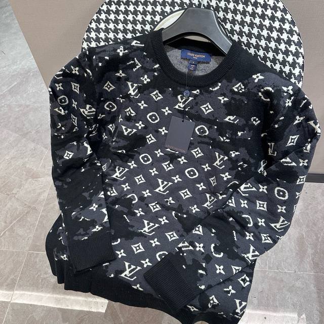 Louis Vuitton 24*Lv rendering gradient unisex style distressed antique pullover