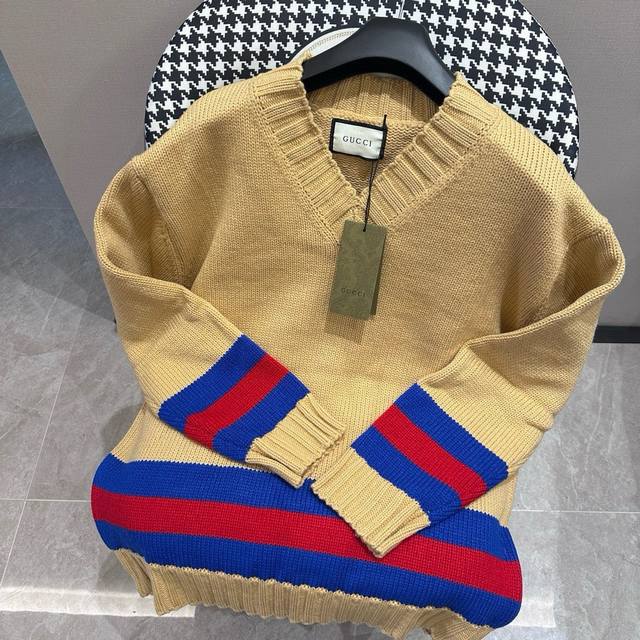 Guccl New autumn and winter classic V-neck retro British style knitted sweater T