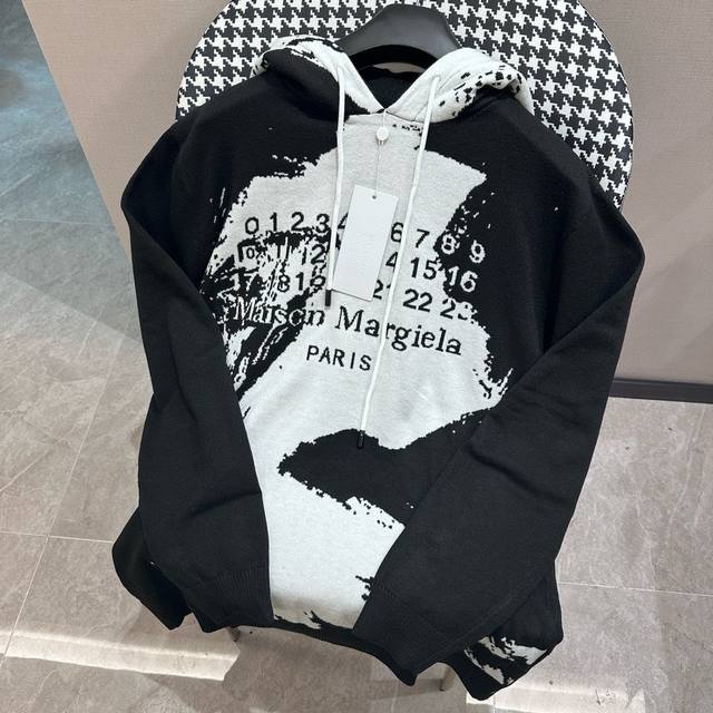 Margiela Maison Margiela Mm6 Margiela's hit hoodie with ink-splashed paint effec