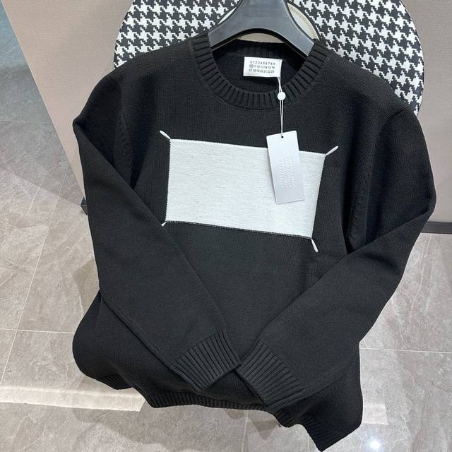 Maison Margiela Margiela's new unisex pullover sweater This is a round-neck knit