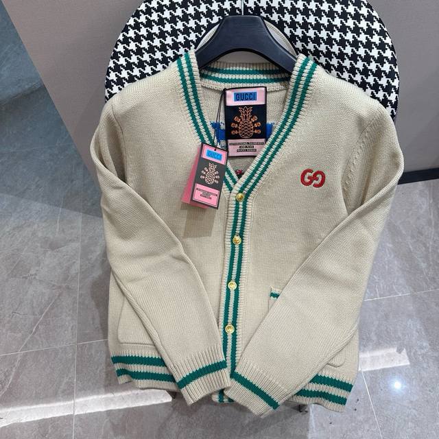 Gucci Gucci Pineapple and Rose Knit Cardigan To celebrate the brand's 100th anni
