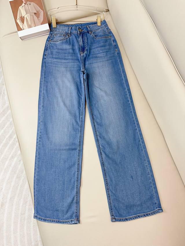 Price reduction! Chan** new back pocket new embroidered double C logo Logo jeans
